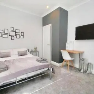  Holiday home Essex House 3 Double Workstays Uk United Kingdom